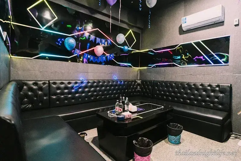 ภาพปกของร้านค้า 57 Club Karaoke Chiangmai คาราโอเกะ