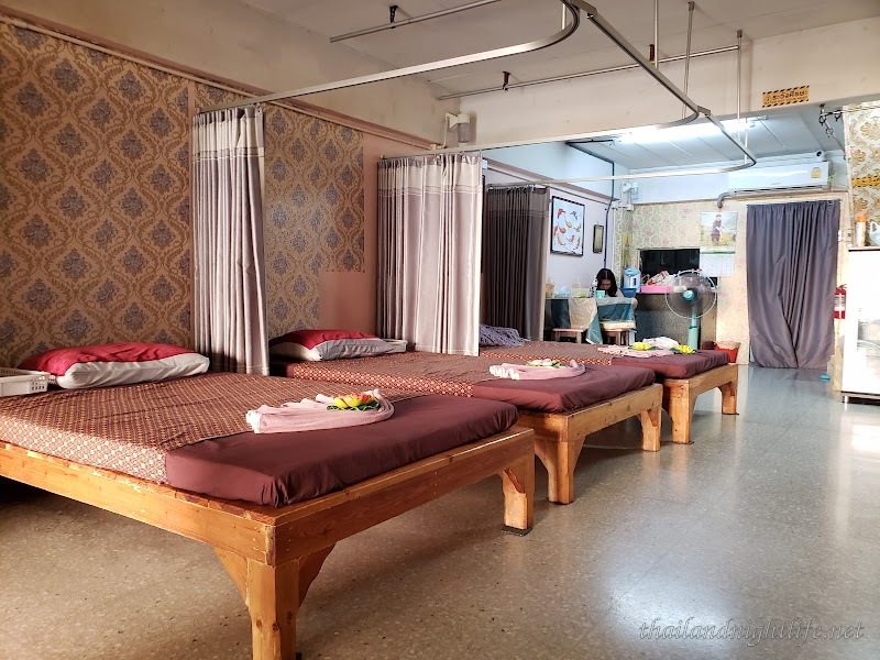 ภาพปกของร้านค้า Ruen Kanlaya Massage กระปู๋คลับ