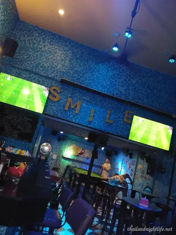 Store cover for Smile Bar Central Point Ao Nang Beach Krabi Pub