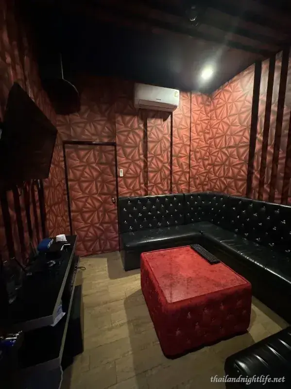 ภาพปกของร้านค้า Space club & karaoke pattaya คาราโอเกะ