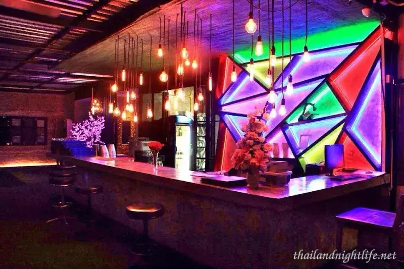 ภาพปกของร้านค้า Differ Inc Chiang Mai ผับ