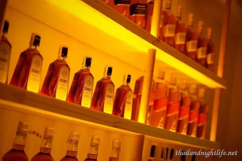 ภาพปกของร้านค้า bleublackbar นวด