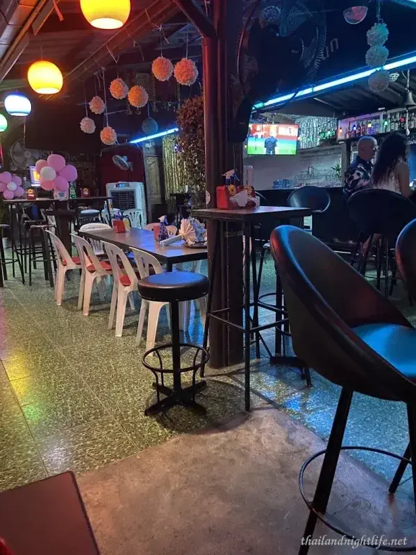 Store profile photo for Easy Bar Host Club