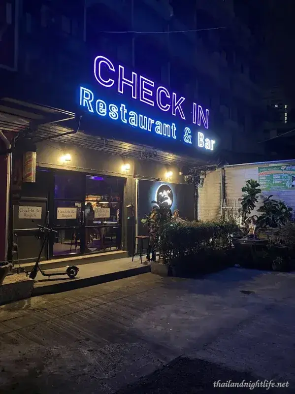 ภาพปกของร้านค้า Check In Bar, Sukhumvit soi 10 บาร์โฮส