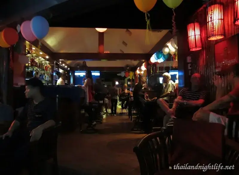 ภาพปกของร้านค้า New Guy Bar ผับ