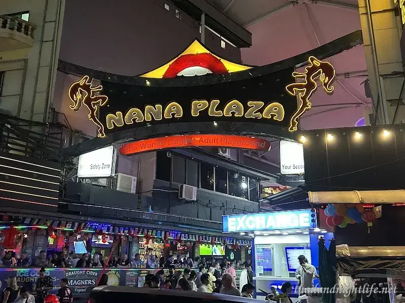 ภาพปกของร้านค้า Angelwitch Rock Dancers Go-Go Bar Nana Plaza Bangkok กระปู๋คลับ