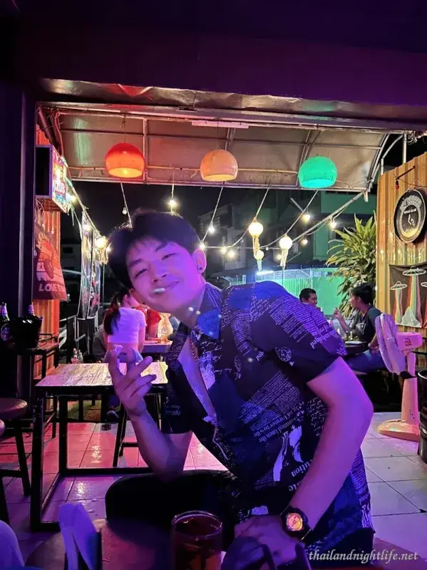 รูปโปรไฟล์ของร้านค้า Hugs Club Phrae ร้านเหล้า